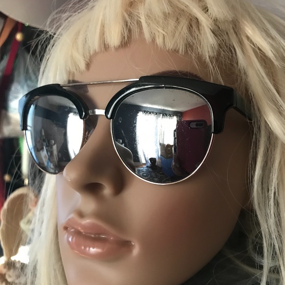 Foster Grant mirrored sunglasses - Picture 3 of 5
